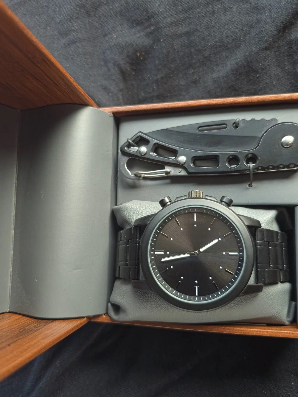 Minimalist Black Stainless Steel Men's Watch with Utility Knife